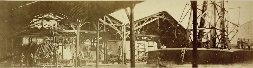 Talleres Gathet Gautier con estructura de la estatua