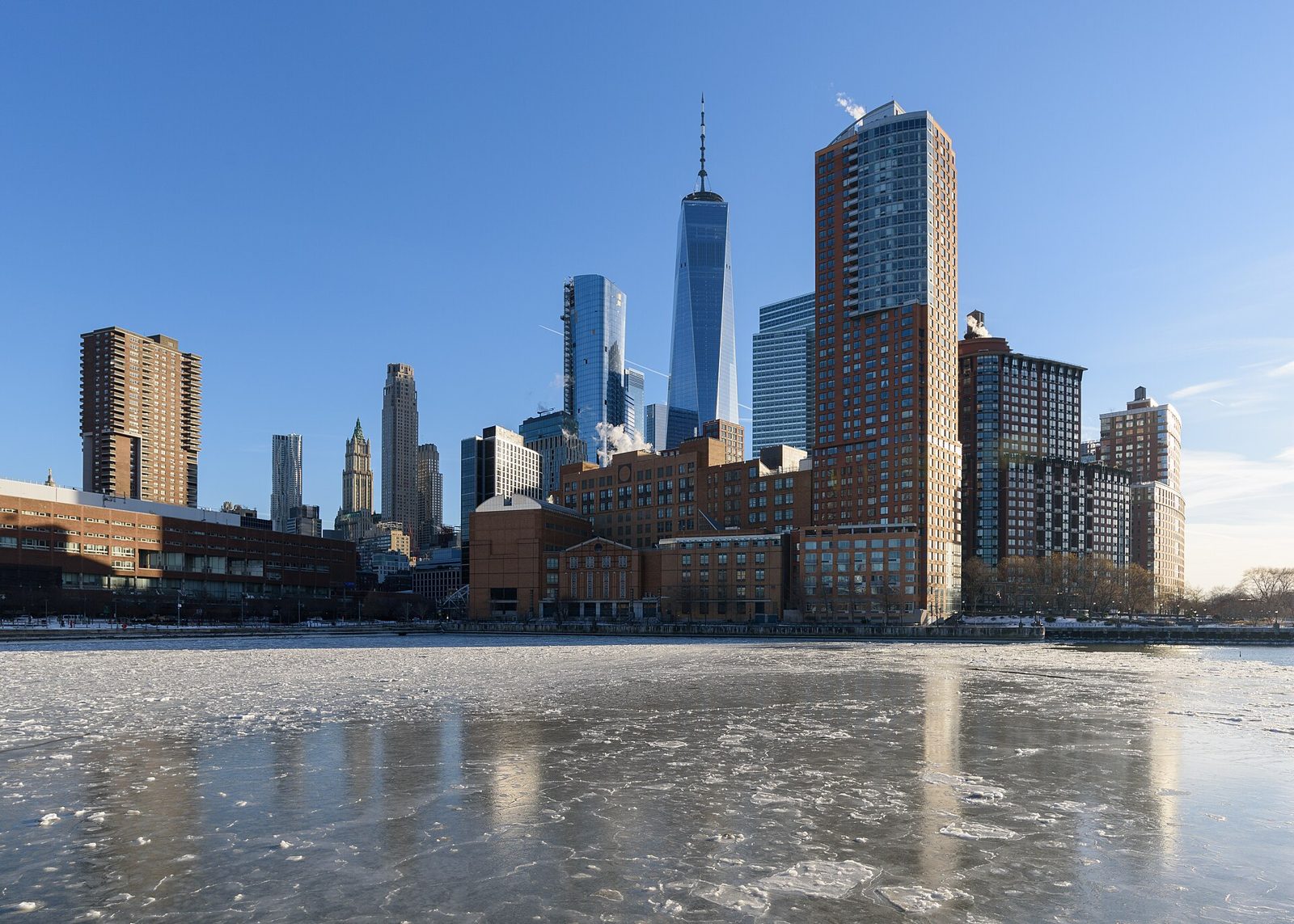Rascacielos del sur de Manhattan junto a Battery Park